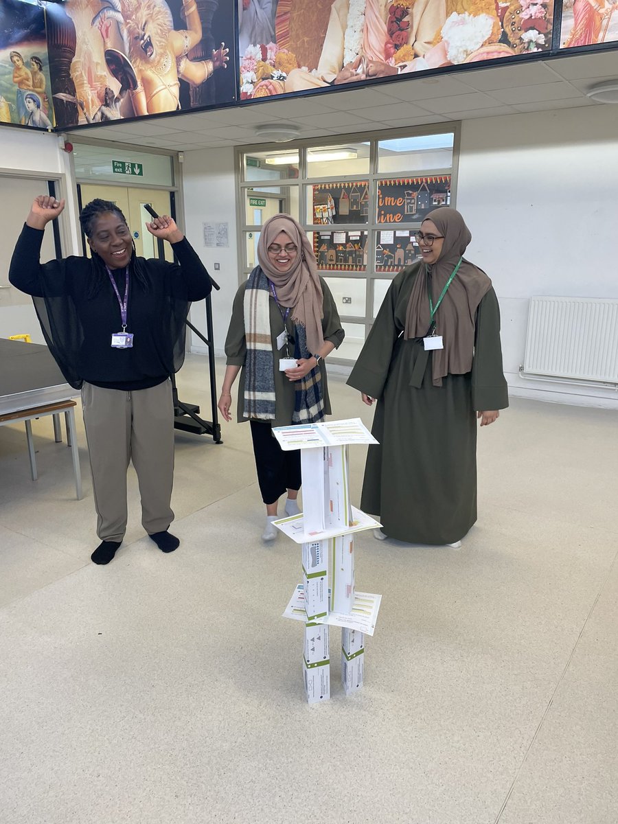 Staff briefings every Monday with a team building activity is a great start to the week! Year 2 secured their structure! #TeamworkMakesTheDreamWork #theavantiway #positivity #MondayMotivation