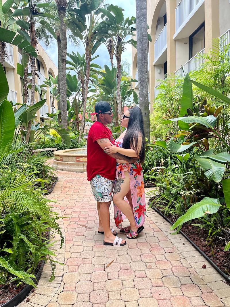 FonceMaria's tweet photo. My friend Luis is a finalist in Westgate Towers Resort's photo contest! Help rally votes: https://t.co/DEA6BqArGG @WestgateResorts https://t.co/1zxm3aJRIY