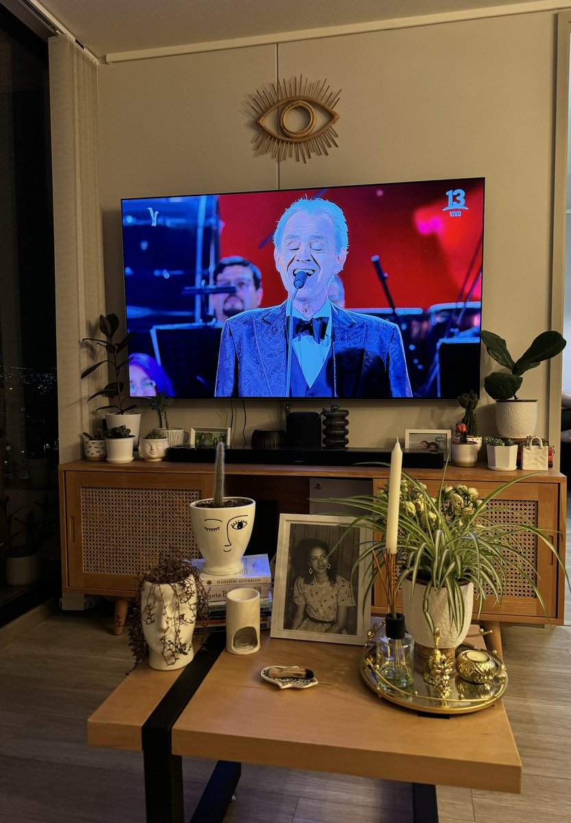 RossN_P's tweet photo. Cuanta excelencia #Andreabocelli sin duda, uno de los festivales más hermosos https://t.co/pzAKALbCAT