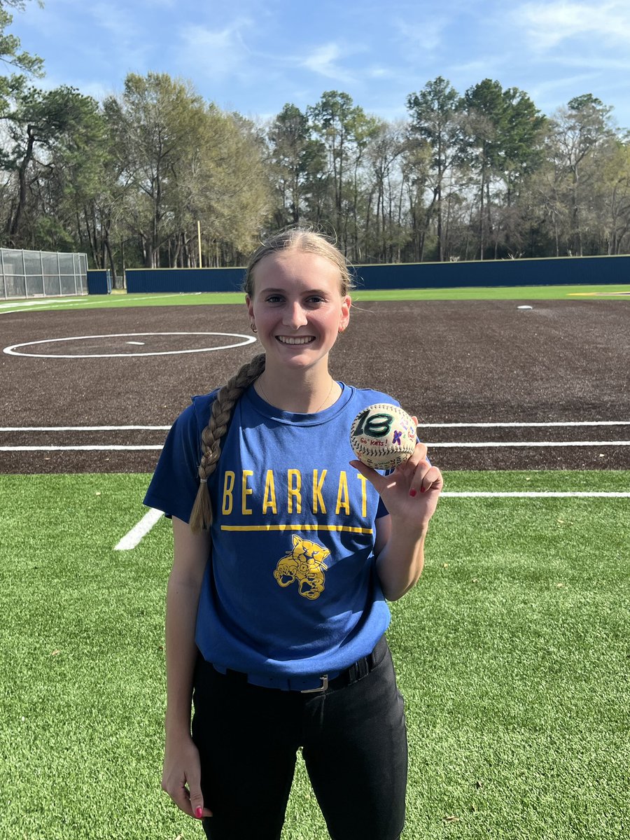 KleinSoftball's tweet photo. SHE’S. A. FRESHMAN 👏🏻👏🏻👏🏻🔥🔥
18 K’s in Friday’s win! Keep grinding, we see you Mads!
#trusttheprocess #lockedin https://t.co/lPIOpSiLEO