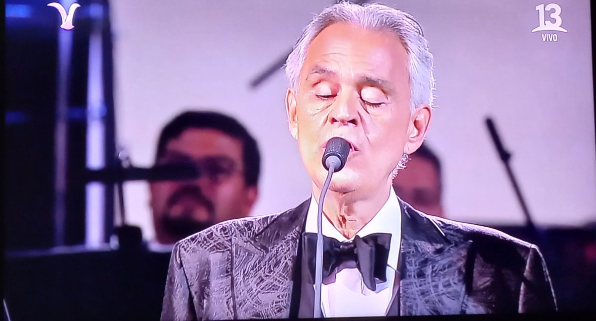 dhuina's tweet photo. Es posible tener espectaculos de calidad en Chile #AndreaBocelli, solo escasea la voluntad, felicitaciones #Viña2024 !!! https://t.co/bWENc3w9NV