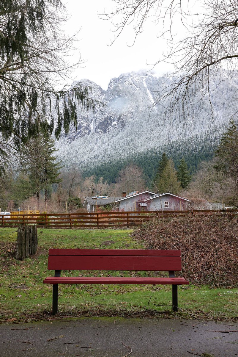 Today marks six years for TwinPeaksBlog.com. To celebrate, I’m sharing several snow-covered film locations throughout the real #TwinPeaks in Snoqualmie Valley, WA twinpeaksblog.com/2024/02/26/win…