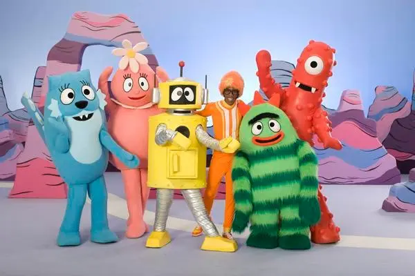 Gay_R4bbit's tweet photo. "The Garten of Banban mascots don't even make sense. No parent would allow their kid near giant ugly monsters-" 
SHUT UP!!!!!!!! https://t.co/VnhkaGALxd