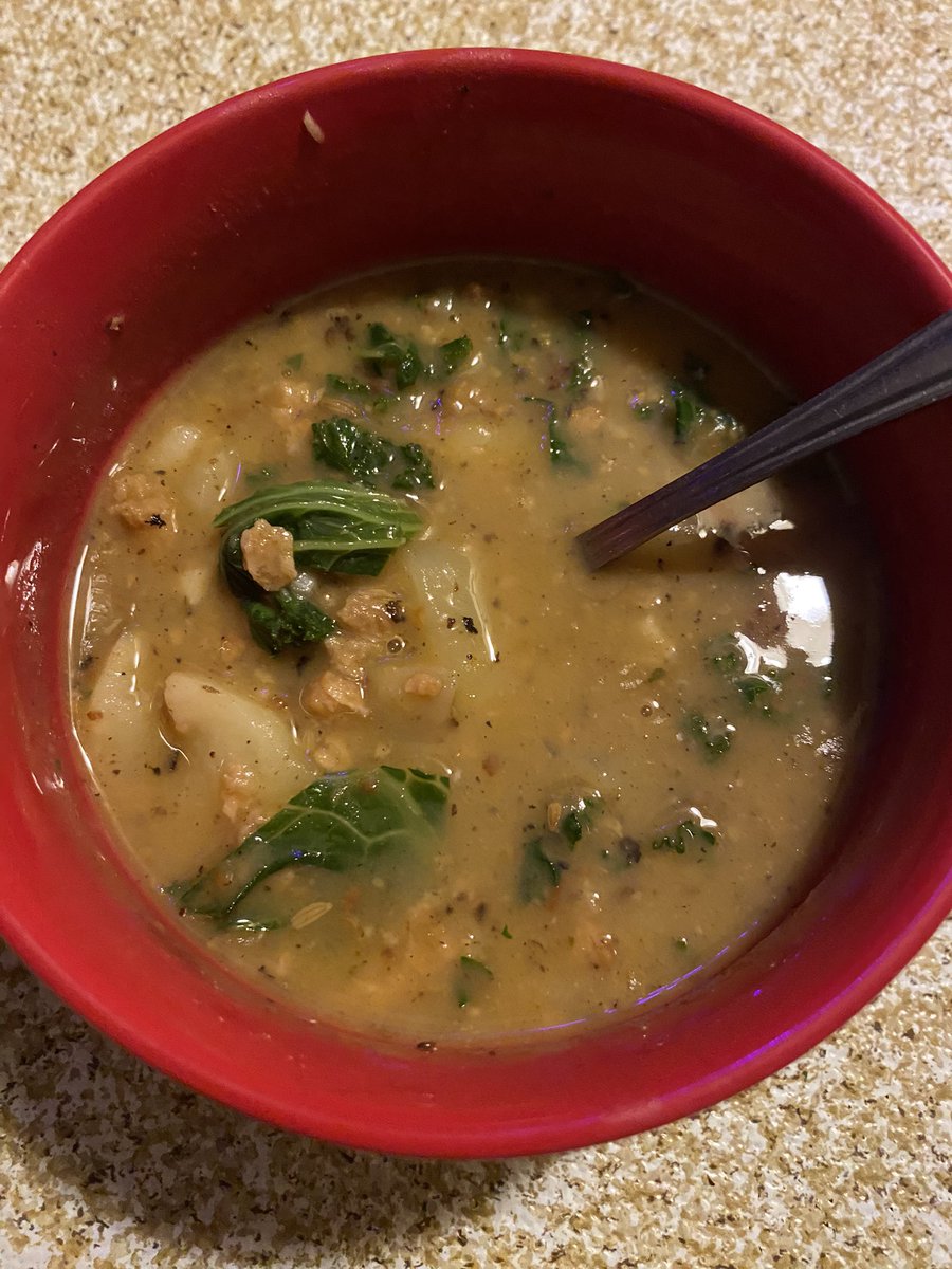 I love making soup 🥄 
This is #vegan Zuppa Toscana & it’s delicious. Very simple to make too. #veganfood