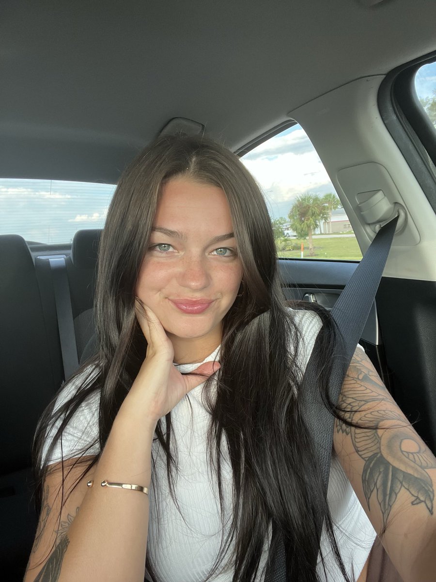 Nothing better than draining a man’s wallet and spending it on whatever the fuck I want 
Pay pig findom cash cow