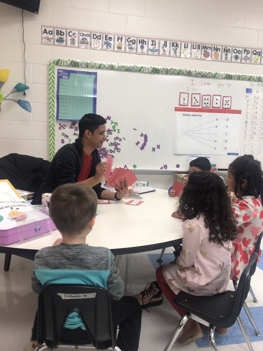 I love amazing teaching! Thank you Mr. Ortiz!!!  Small groups make a difference!! Spanish Immersion <a href="/HowardHallElem/">Howard Hall</a> 💛