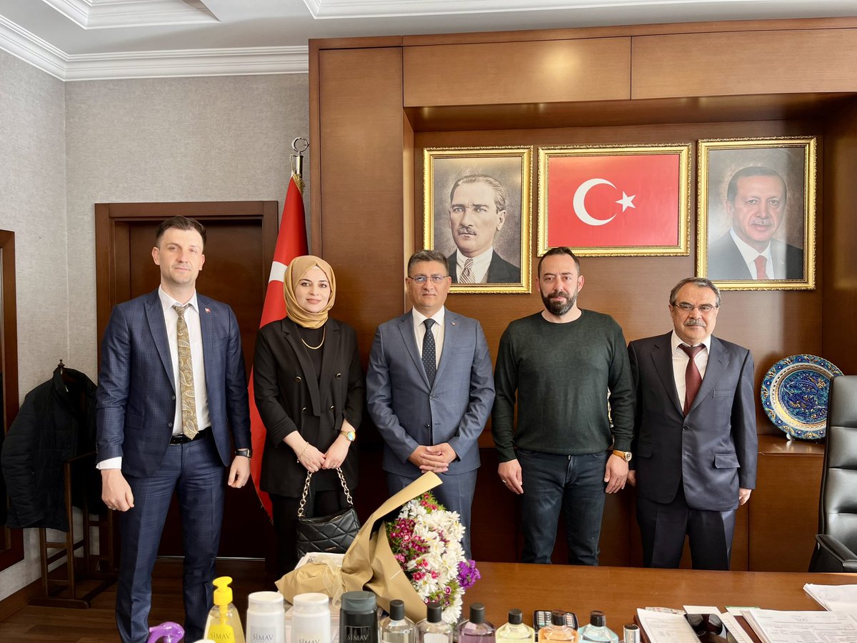 Vergi Haftası Nedeniyle Simav Vergi Dairesi Müdürümüz Sıtkı KOÇ ve Vergi Dairesi Çalışanlarımız Ziyarette Bulundu. Ziyaretleri İçin Vergi Dairesi Müdürümüz ve Vergi Dairesi Çalımlarımıza Teşekkür Ediyorum. #VergiHaftası Kutlu Olsun.