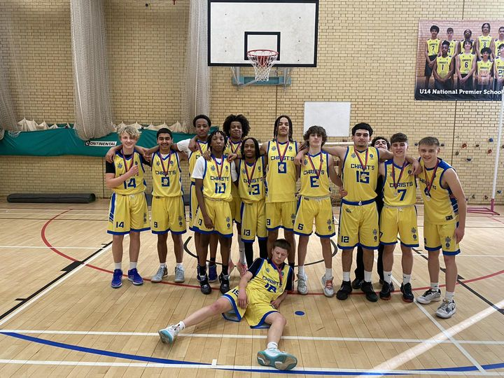 BOROUGH CHAMPIONS!!!!
Well done to the Yr10/11 Boys Basketball Team who beat Turing House 77-36 in the Borough Final to once again be crowned Borough Champions!!
#schoolsportmag #knightsbasketball #togetherwearebasketball #jrnba #noexcuses #noexcuses #juniornba #englandbasketball