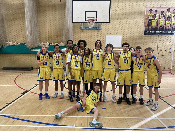 christs_school's tweet photo. BOROUGH CHAMPIONS!!!!
Well done to the Yr10/11 Boys Basketball Team who beat Turing House 77-36 in the Borough Final to once again be crowned Borough Champions!!
#schoolsportmag #knightsbasketball #togetherwearebasketball #jrnba #noexcuses #noexcuses #juniornba #englandbasketball https://t.co/KYsKGJFRu2