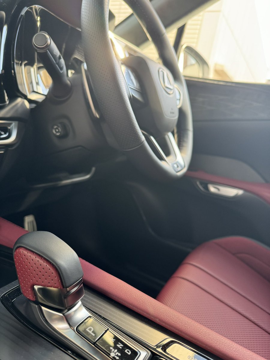 unyuh's tweet image. シンクデザインさんのシフトノブ取り付け完了👍純正だと黒一色で寂しかったのでダークローズのちょいアクセントがgoodネ😁
#thinkdesign #シンクデザイン #LEXUS #RX500h