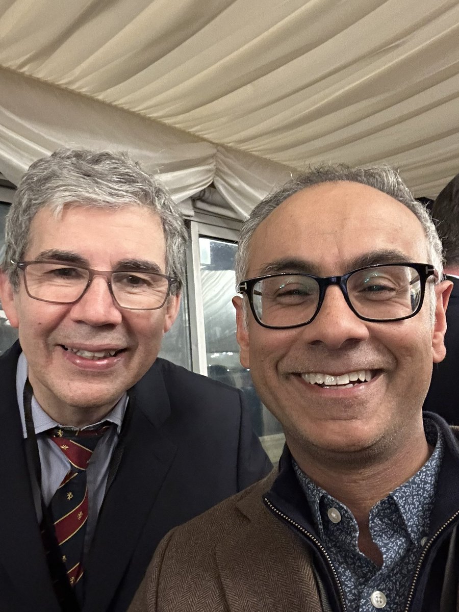 Wonderful to meet the great David Nott @NottFoundation at the Houses of Parliament . He is an inspirational figure with all the work he does in war torn countries