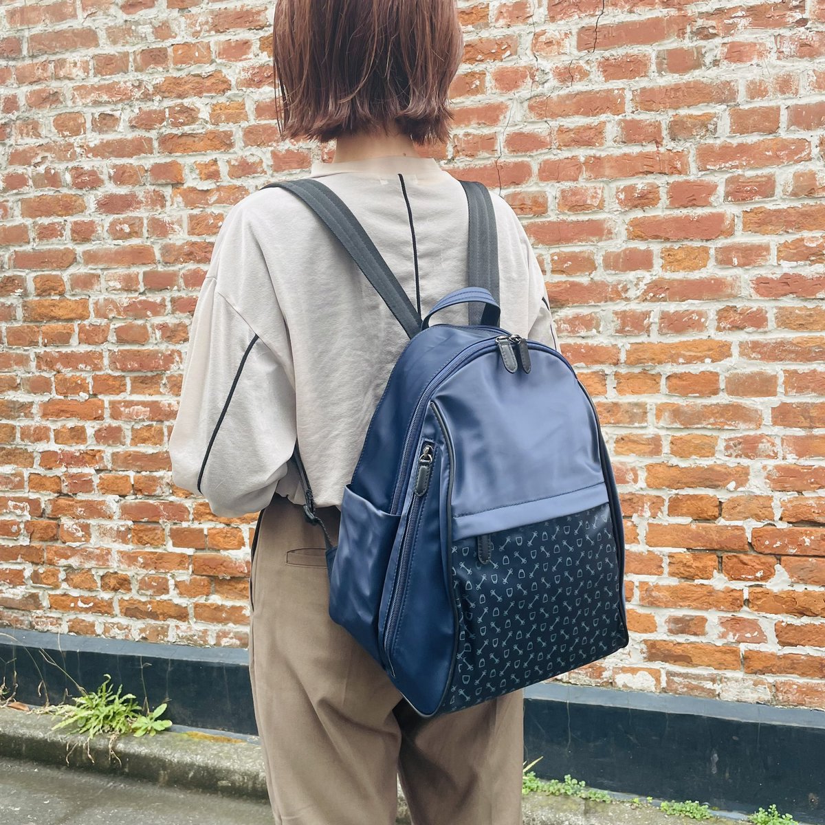 Whyharness's tweet photo. 【NYLON HARNESS LIGHT backpack small】

光沢感のある無地ナイロンに、ポケット部分をハーネスライト素材をあわせた、軽量かつ実用性に富んだリュックに、新型スモールサイズが登場。

https://t.co/k9KK018OtJ

#why #harness #backpack #リュック https://t.co/gxHIugCd9a