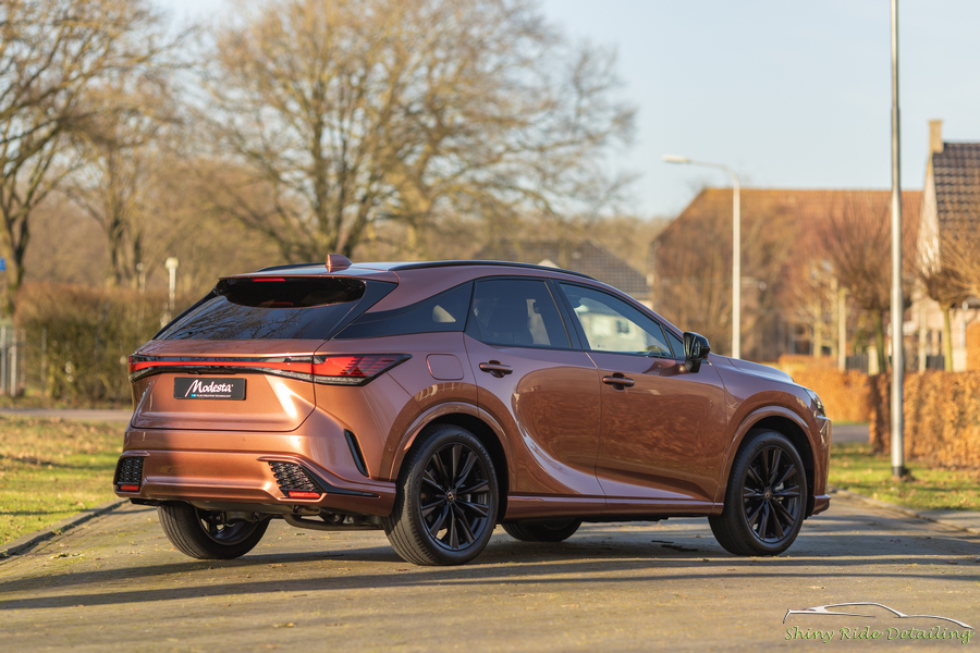 Lexus RX 450h+ President Line was polished with Modesta C-02. After degreasing was applied Modesta P-01A primer. Modesta BC-09 fitted the rims. From the interior the leather parts of the front seats equipped with Modesta LPS-01 + LPS-02. #Lexus #cardetailing #carcare #modesta