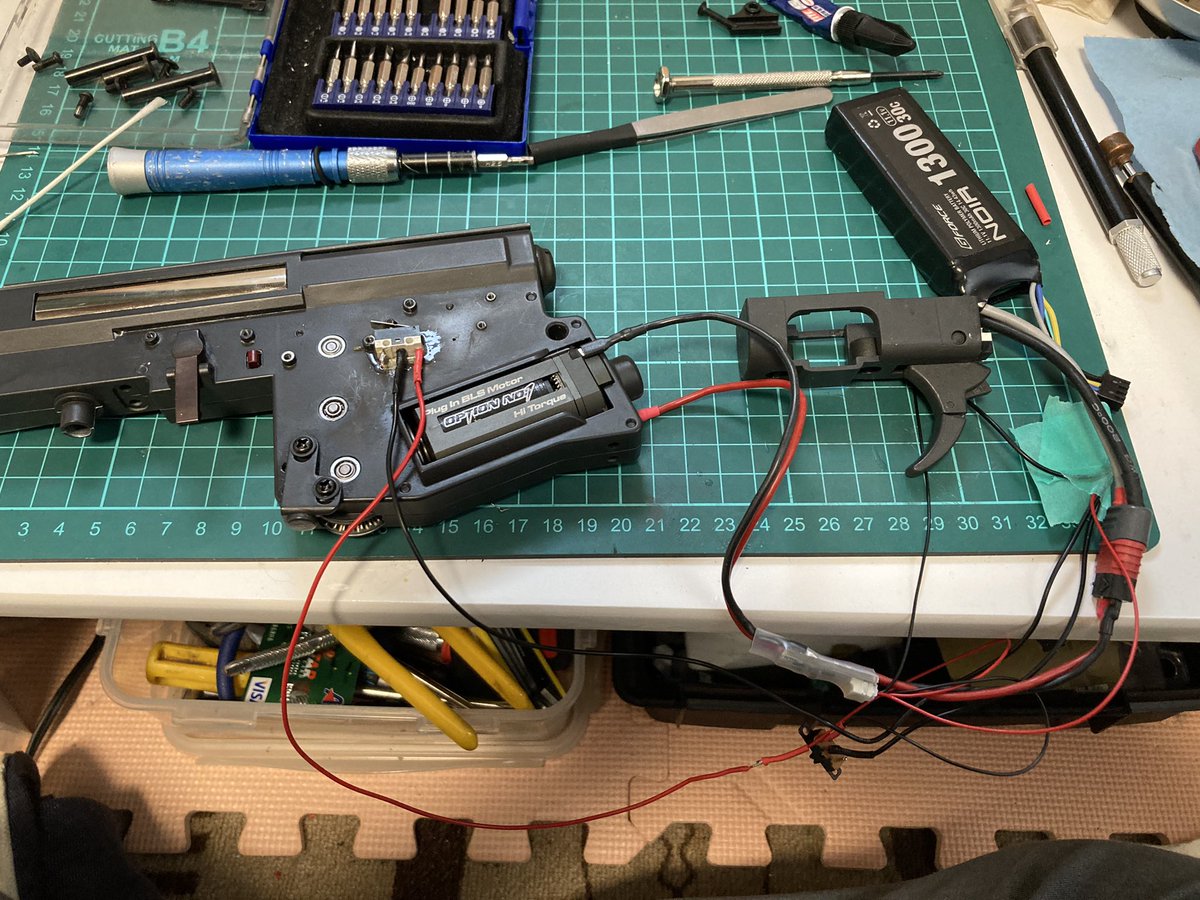 namba_36's tweet photo. スイッチ、配線は問題なし！あとはフレームに組むだけ！
＃PDR
＃ペルン
＃電子トリガー https://t.co/SUXGYEKfm6
