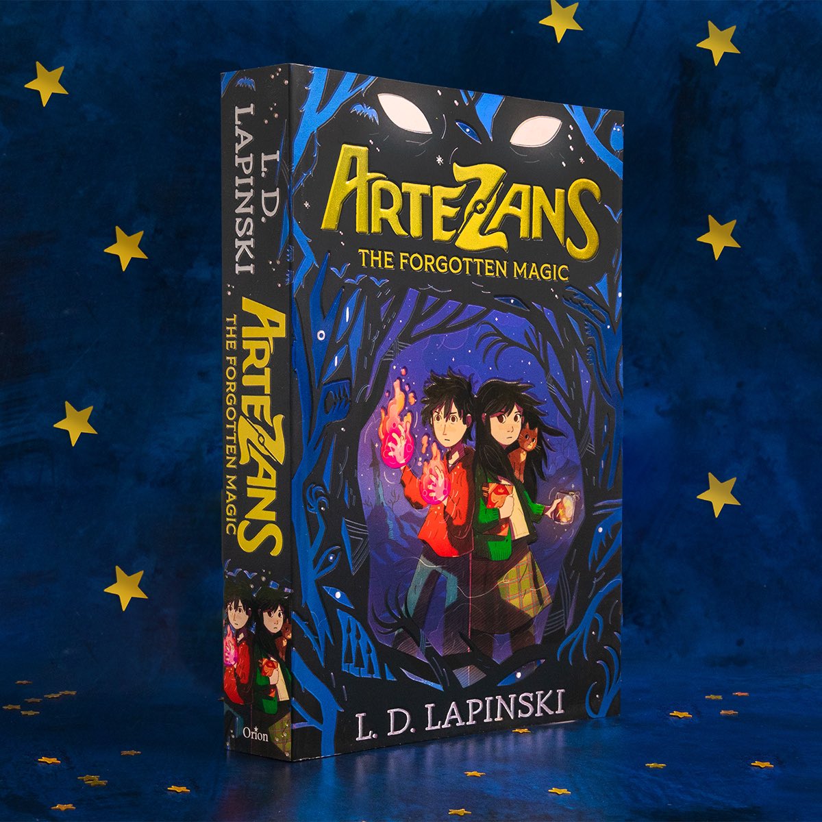 Artezans: The Forgotten Magic is out now in Australia and Aotearoa! Happy reading, everyone - magic is back! ✨ @HachetteKidsANZ @HachetteAus @HachetteNZ