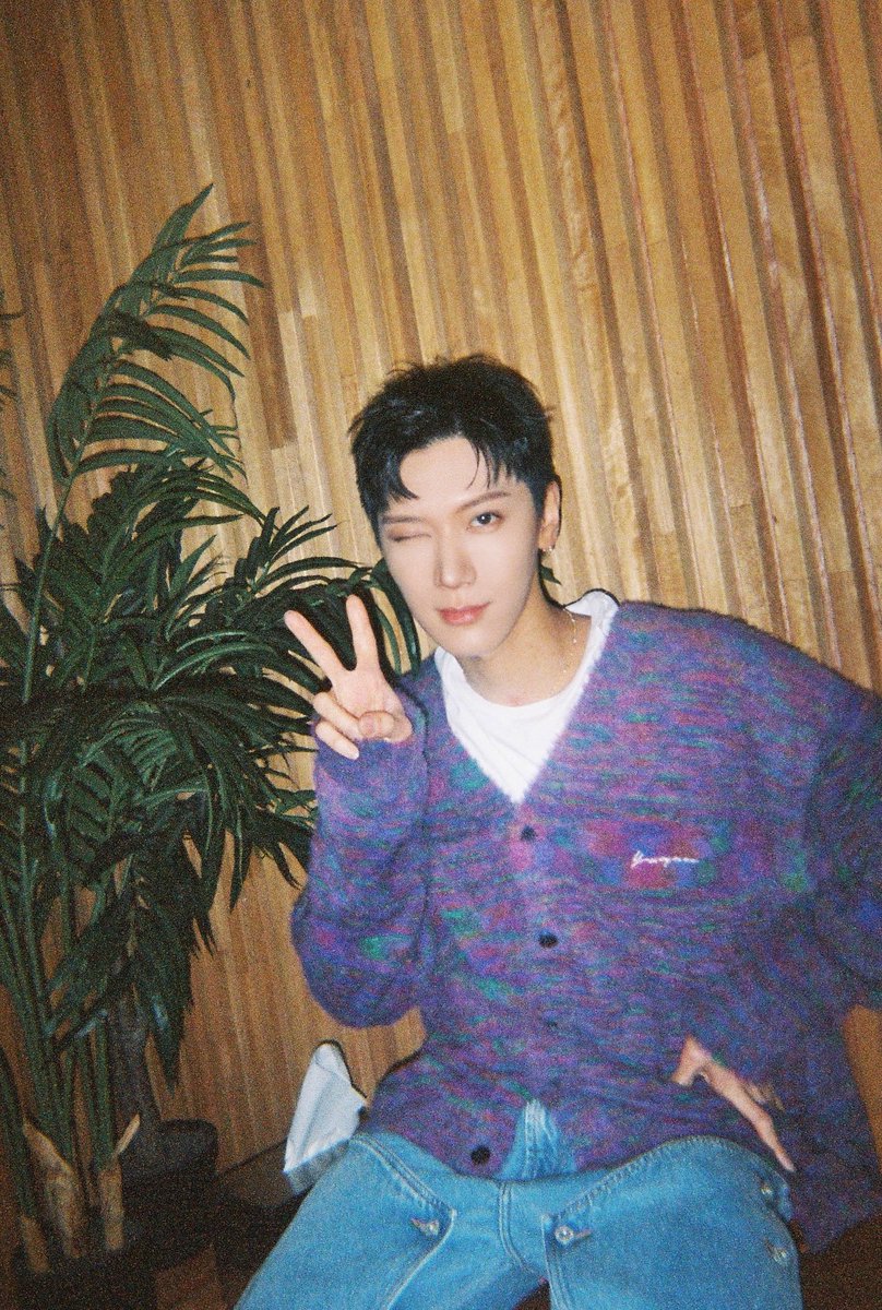 NCTJONJENG's tweet photo. ㅤ
The day when sadness and happiness become one. Thank you for being in this world giving your light to everyone. The strong bond of friendship you make for the people around you. Happy Birthday, Ten!! 
ㅤ https://t.co/fiyoZEKDyQ