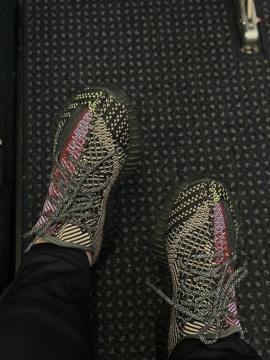 exclusively_mo's tweet photo. Second favorite pair of Yeezys. #yecheil350 https://t.co/PyXLzWnQUU