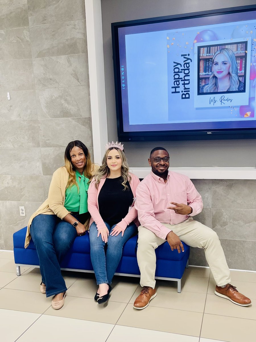 BoydLPCS's tweet photo. HAPPY BIRTHDAY TO THE BEST SECRETARY! Today we celebrated Ms. Ruelas with lots of love and “baby pink”🌸We hope you enjoyed your day!🌸 
@afeldersr Shout out to our singing basketball player who played an awesome game tonight!!!🏀💙#teamfbl https://t.co/pgzoefIKYo