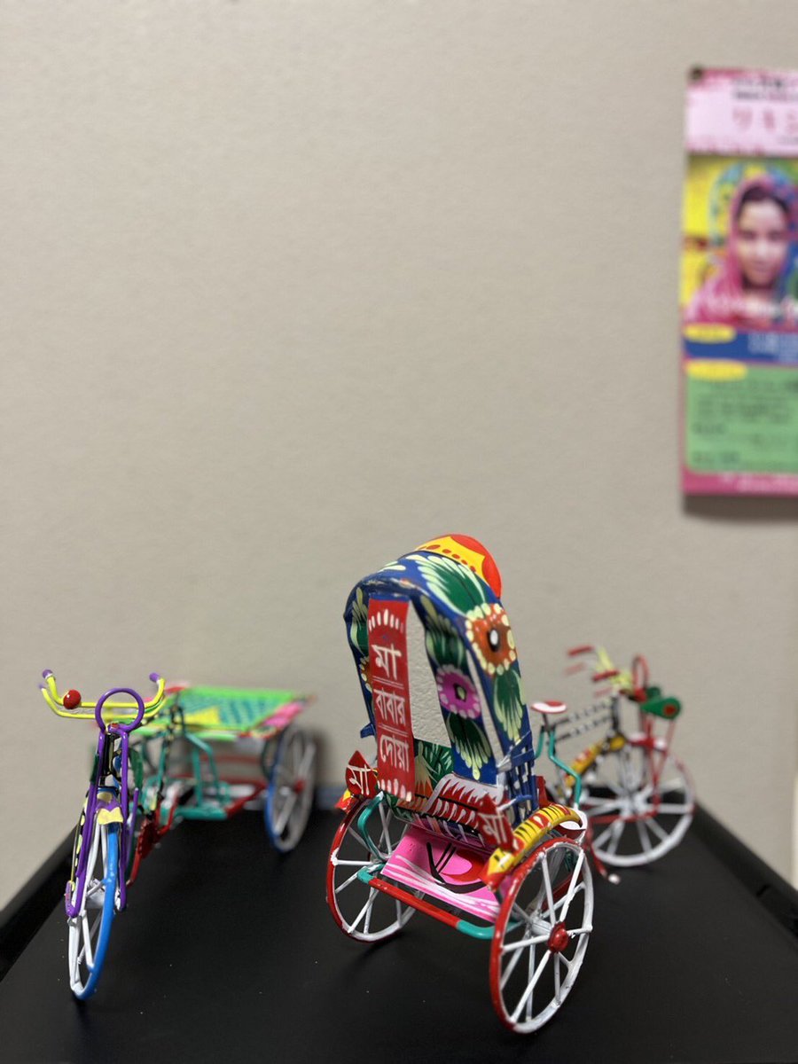 english_kc1948's tweet image. カラフル💓なバングラデシュのリキシャペインティング&amp;amp;リキシャは2023年ユネスコ無形文化遺産に登録され、『リキシャ・ガール』の見どころのひとつ🤗ぜひ注目を💕シンポジウムでも監督からお話が❣️
#神戸女学院大学英文学科 #神戸女学院大学国際学部 #OAFF #KobeCollegeSchoolofInternationalStudies