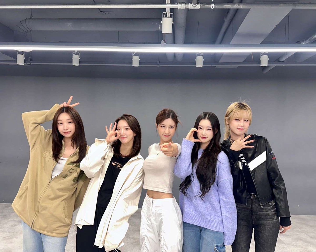 thread of pixy’s situation right now for anyone out of the loop:

I really don’t want to just cause a bunch of panic and anxiety, but I just want all the facts about their situation over the last several months in one place so fans can understand what’s going on.