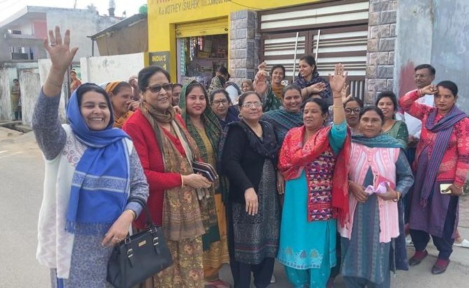 RisingKashmir's tweet photo. #Luthra for more #women participation in #democraticprocesses
@JKNC_
https://t.co/5AOSe1kyWv https://t.co/fvNgajYcKw