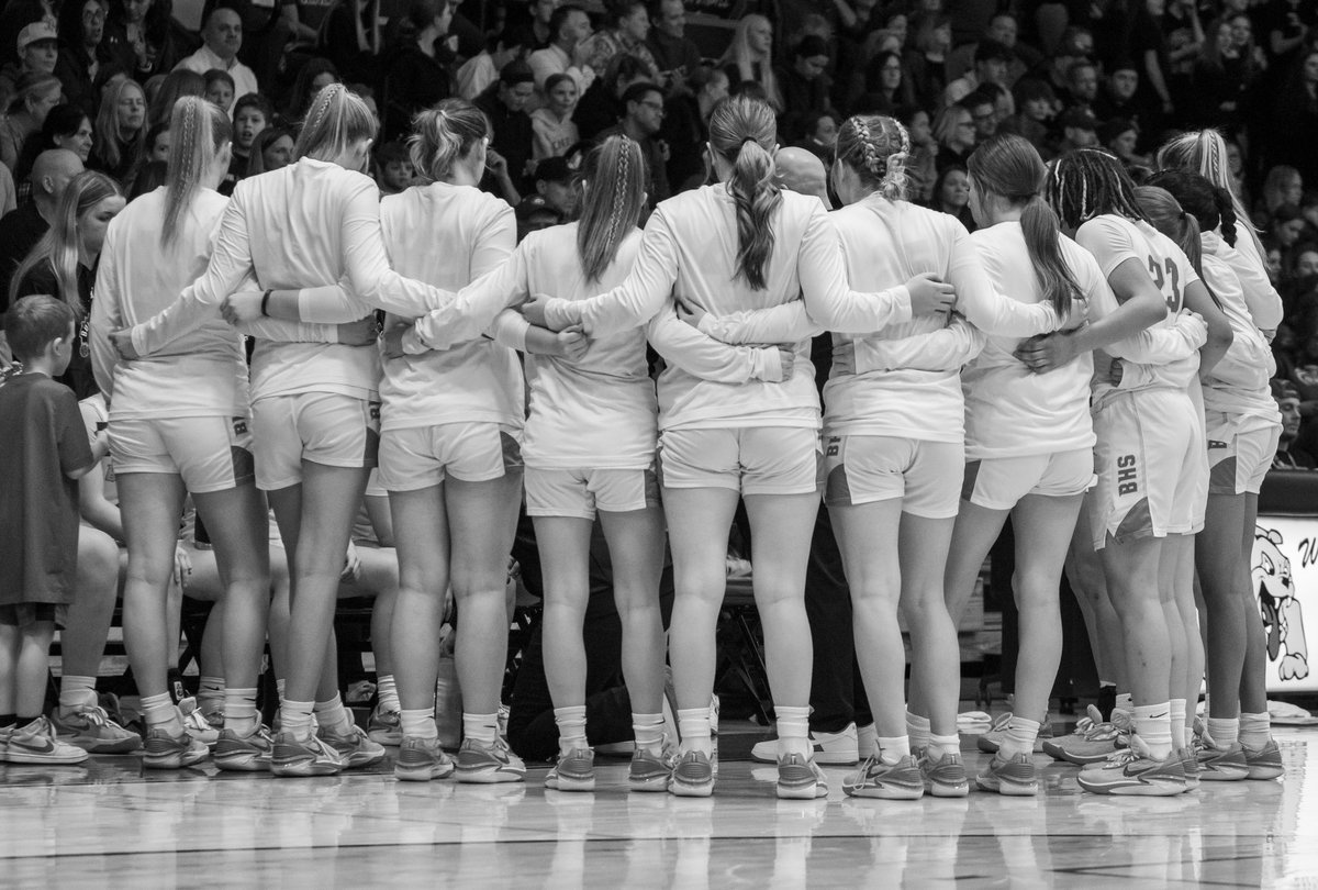 Batavia falls short in the super sectional to Fremd
•Brooke Carlson with 19 points
•Addi Lowe with 15 points 
•Hallie Crane with 6 points
•Kylee Gehrt with 5 points 

Seniors… thank you for everything you’ve done for this program over the last 4 years. You will be missed!