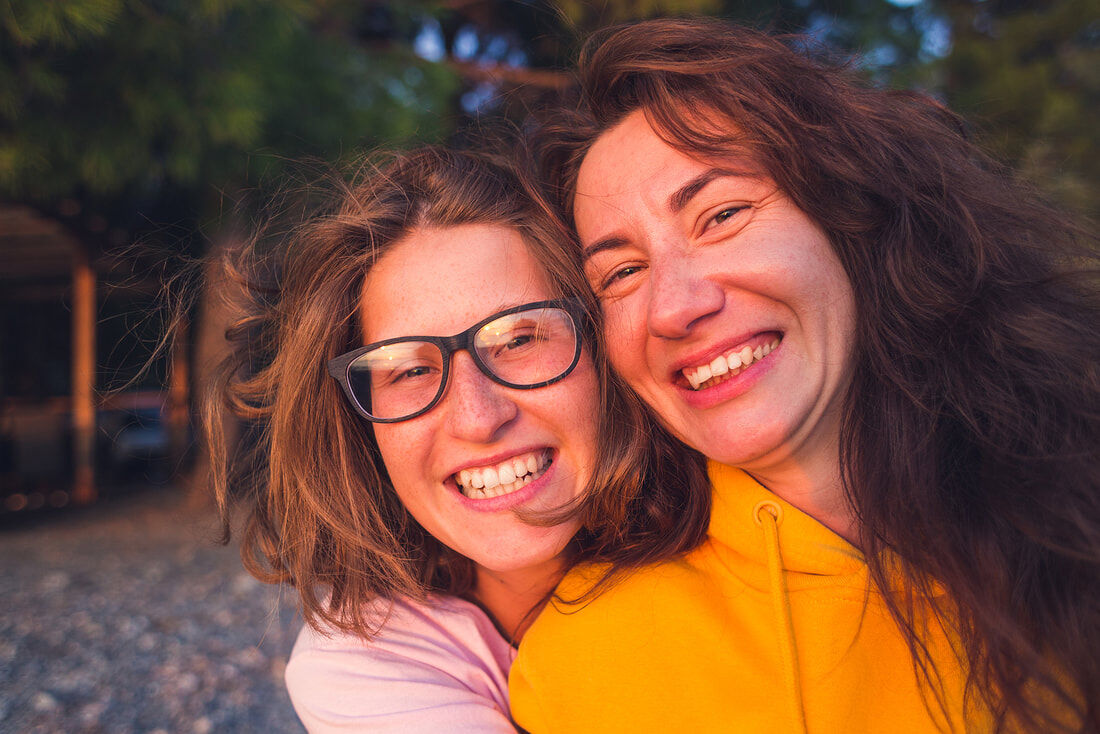 GayCouplesNYC's tweet image. bit.ly/49OplUT
"Unlock a stronger bond with your partner! 💑 Embrace "bids" for connection, share dreams, and turn them into reality. #RelationshipGoals #GottmanMethod"