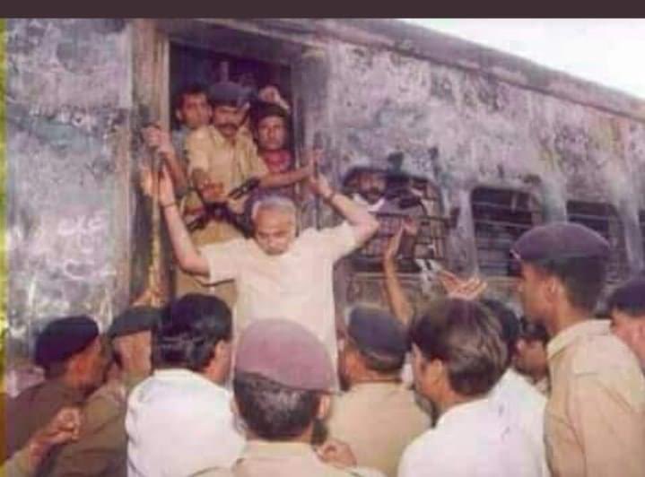 Bitt2DA's tweet photo. ये दिन हम न भूले है न भूलने देंगे.. 

कारसेवकों को अश्रुभिनि श्रद्धांजलि !

गोधरा कांड 😭🙏 https://t.co/CWAGzbcmZE