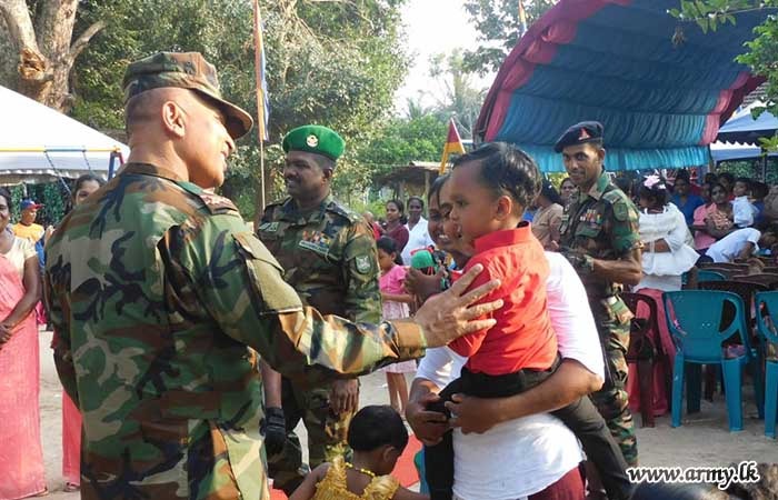 Sri_Lanka_Army's tweet photo. "Troops of 23 Infantry Division distributed essential stationary items for children in Aralaganvila ‘ Prabodhani Early Childhood Development Center. #CommunityEngagemet #SupportingEducation
Read more :- https://t.co/kPRhiXcAbg
https://t.co/xVu0y3Esd5
@Dailymirror_SL @NewsWireLK https://t.co/K52i9abMvJ