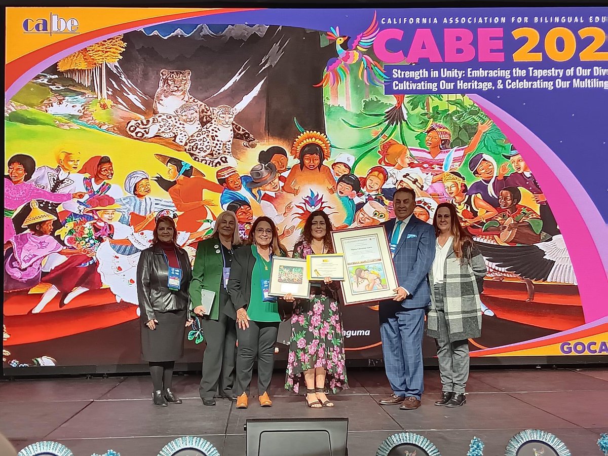 Muy emocionados por la participación del <a href="/IME_SRE/">IMME</a> en #CABE2024 donde el Embajador <a href="/Santavelri/">Ricardo Santana</a> hizo entrega de reconocimientos al Maestr@ bilingüe y Padre del año: Leticia Sotelo Díaz, Ma. Christina Liera y Jessie Álvarez, por su compromiso con la educación inclusiva en California