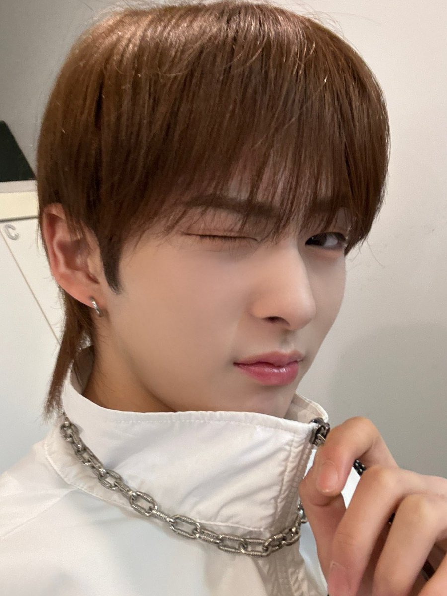 LUN8_members's tweet photo. [#타쿠마]
하나원큐 여러분 어제는 정말 고생 많으셨습니다!!
직접가서 보는 경기는 눈을 뗄 수없을 정도 재밌고 멋있었습니다!!
앞으로도 하나원큐 파이팅!!

#LUN8 #루네이트 #하나원큐 https://t.co/tS3cKuft7m
