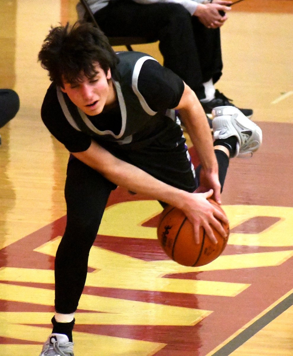 BOYS BASKETBALL: Mason’s 28 points leads @BHHSBoysBBall to third win over @maples_hoops, 43-39 >> bit.ly/49OJXfF