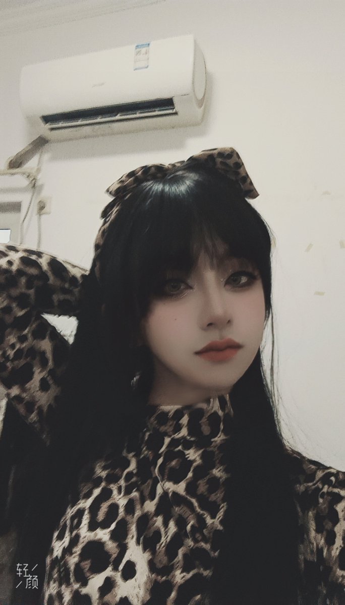 独爱豹纹
#男妈妈 #男の娘 #伪娘の日常 #伪娘骚货 #丝袜控 #女装CD #女S调教