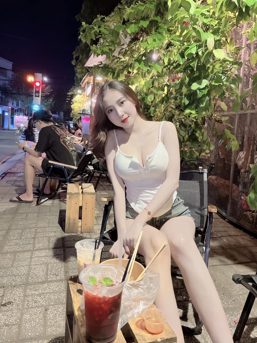 ansinaorphyd's tweet photo. Đèn đỏ rồi...
Mình dừng lại nha a https://t.co/5ZxwjCcZOQ