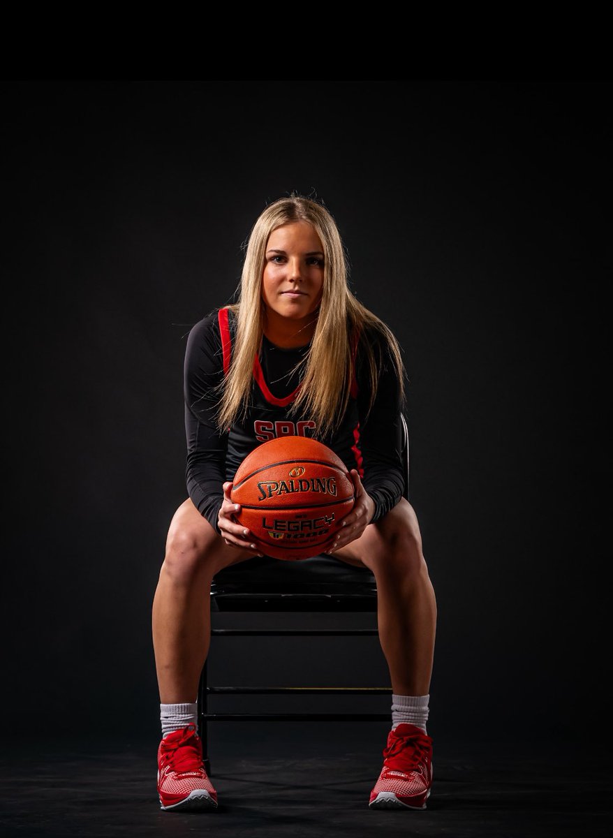 With 24 points tonight in the win vs Blair Oaks, Chloe Bukowsky passed April Smith (Ash) for the most points in a single-season in Southern Boone’s 5v5 era! 
April had 532 (20.5) her Senior year in 95-96 and Chloe is at 543! 

Congrats Chloe, you’ve earned it!