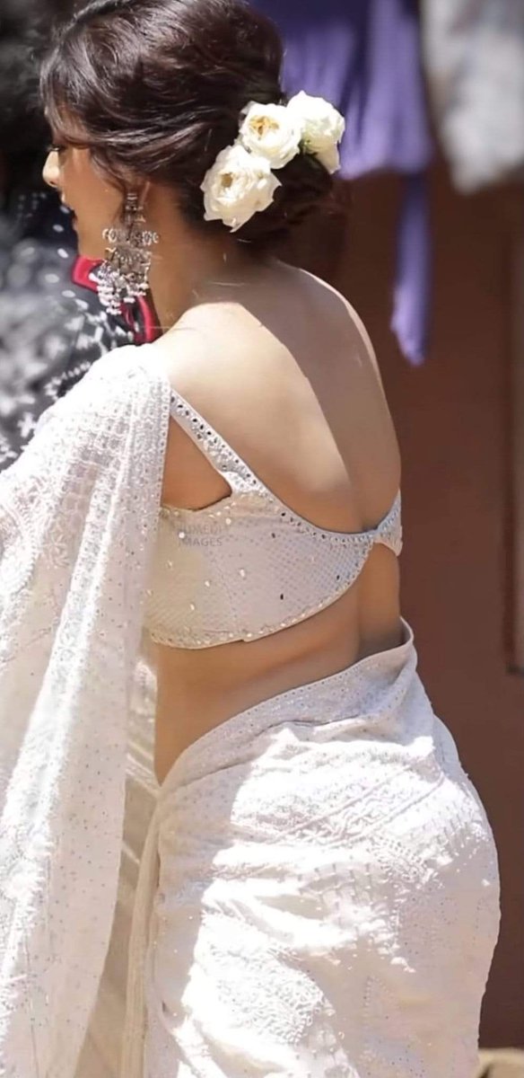 GHUXUt8aUAAfR7u?format=jpg&name=medium