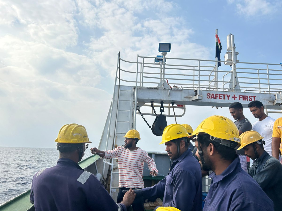 CifnetH's tweet photo. Training on "Monofilament Longline & Tuna Handling" onboard Vessel MV Prashikshini was given to fishermen of Kadmat island UTLD on 26.02.2024.
#FisheriesGoI #PRupala #Murugan_MoS #JSFisheries #drsanjeevbalyan #drabhilakshliki #neetukumari #pibindia #PMOIndia #mpeda #netfish https://t.co/nHRxR3U8l2