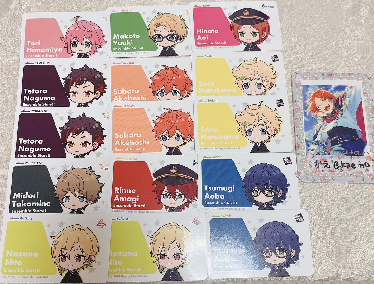 kae_m0's tweet photo. 【交換￤譲渡】あんスタ　東京駅 
ポップアップ　カードコレクション

【譲】
桃李￤鉄虎￤翠
スバル￤真￤☆燐音￤ひなた
●宙￤●つむぎ￤●なずな

【求】
真緒￤一彩￤定価買取

✎︎☆は、●3点以上含む取引のみ
✎︎ツイフィ記載箇所手渡し、郵送可能

よろしくお願いいたします！ https://t.co/C5EwqITE8v
