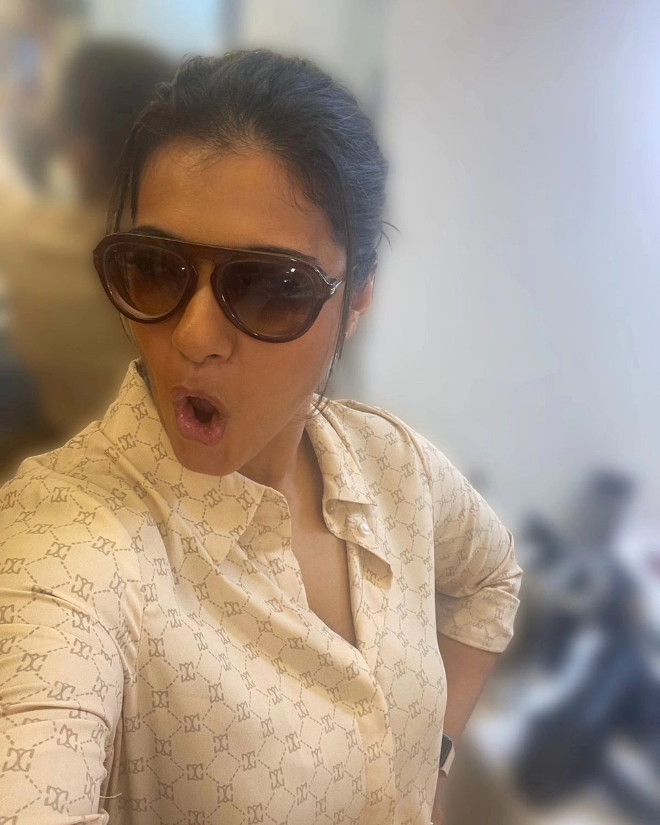 itsKajolD's tweet image. Every action has a reaction and here I give u both 😜

#golmaal #selflove #pout #newtonian