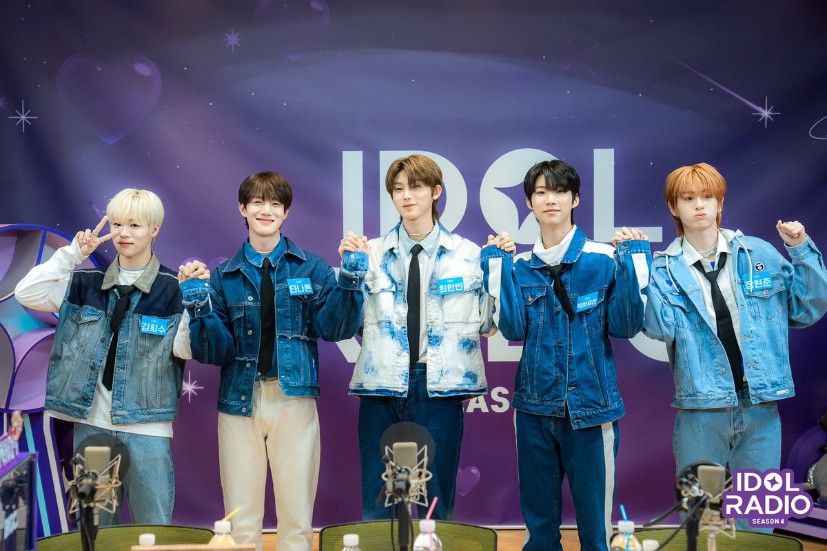 [#아이돌라디오4 앨범 240226]

📸EP#3 더윈드가 말아주는 하이틴 어떤디

데뷔 288일 차 더윈드 어떤디? 최곤디!👍

<a href="/officialTheWind/">더윈드 (The Wind)</a> <a href="/thewind_twt/">The Wind</a>

#MBC #IDOLRADIO #아이돌라디오 #아돌라 #더윈드 #THEWIND #The_Wind