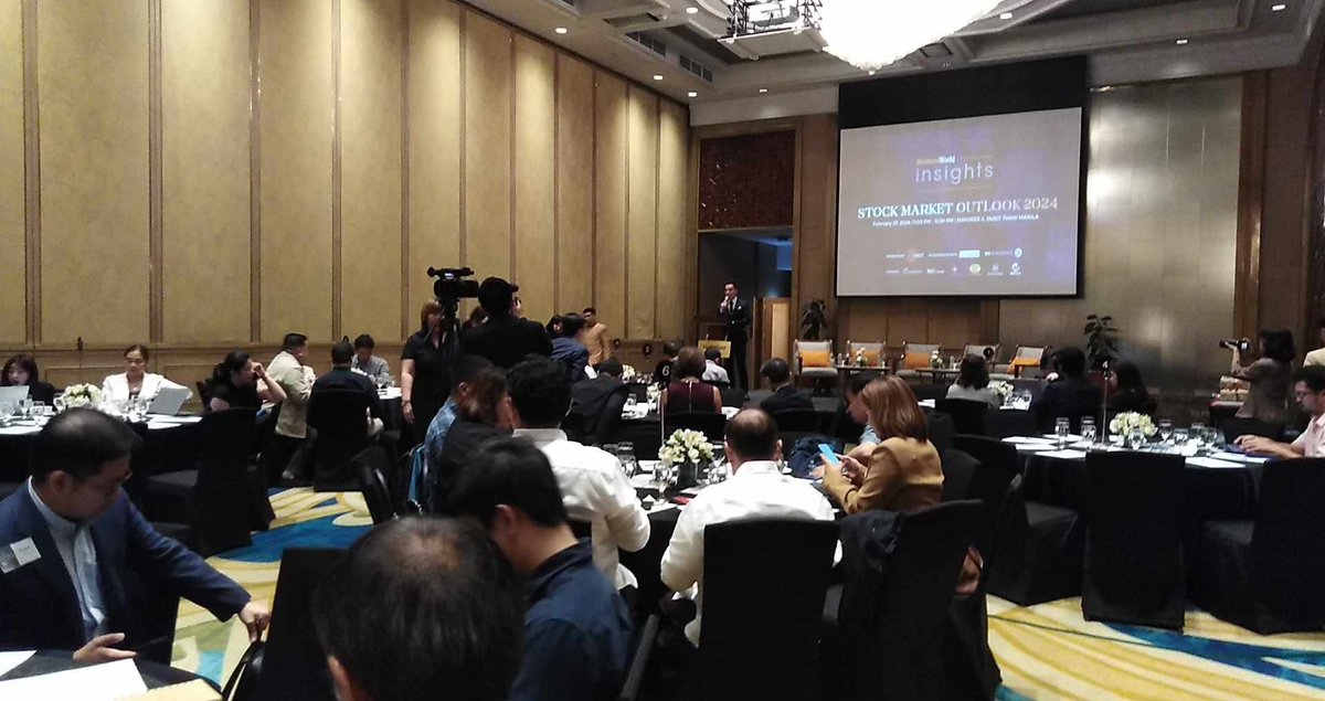 abconoza_BW's tweet image. @bworldph holds #BusinessWorldInsights forum on the #StockMarket Outlook for 2024 at Dusit Thani Manila. @PhStockExchange chief, exec's fr @SunLifePH, @colfinancial, @Philstocks_, &amp;amp; BDO Capital to share their views. @beltranbjorn and @mhicolemoral tweet highlights.