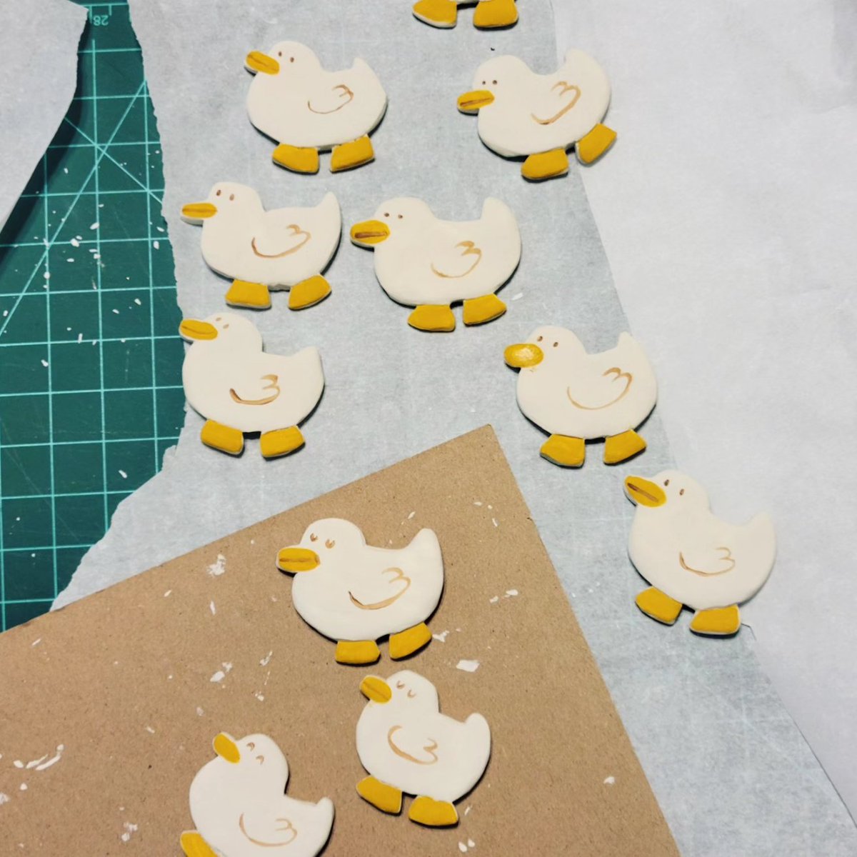 chillustrates's tweet photo. Handmade little duck brooch pins for ECCC 👀🦆 look for them at table C23 https://t.co/UtSCHEVeBE