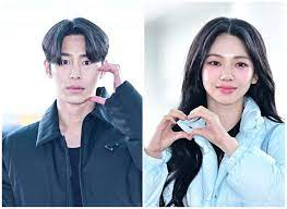 😍😍❤️ カリナとイジェウク、お互いに惚れたみたいですね！ #愛の始まり #素敵なカップル