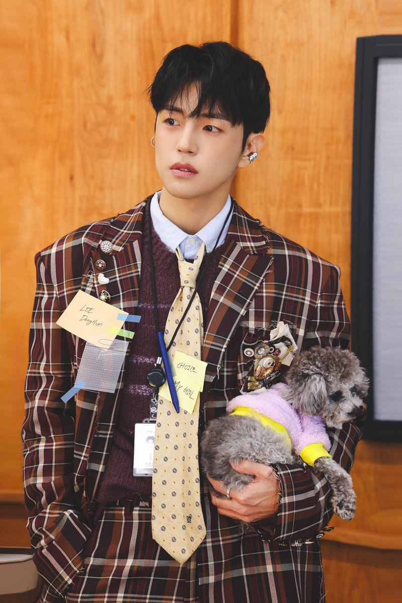 junkwannie's tweet photo. good day to the donghunists (the whole fandom) https://t.co/5vX8H6UZ30