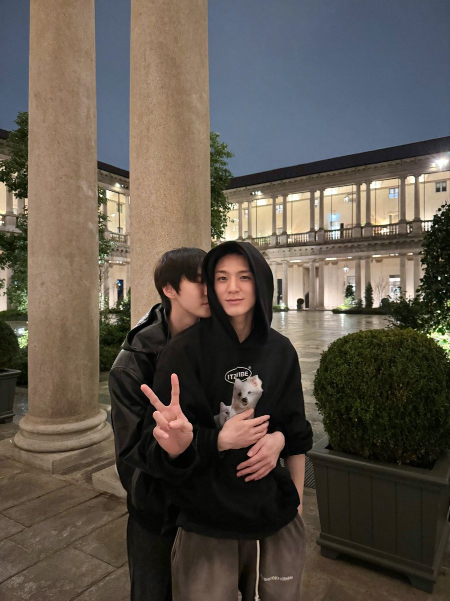 _sqnz's tweet photo. 🤍🩵💙💚🫶🏻🐰🐶🤏🏻💕🧡❤️🤎🩶 https://t.co/4c1d3t9rlO