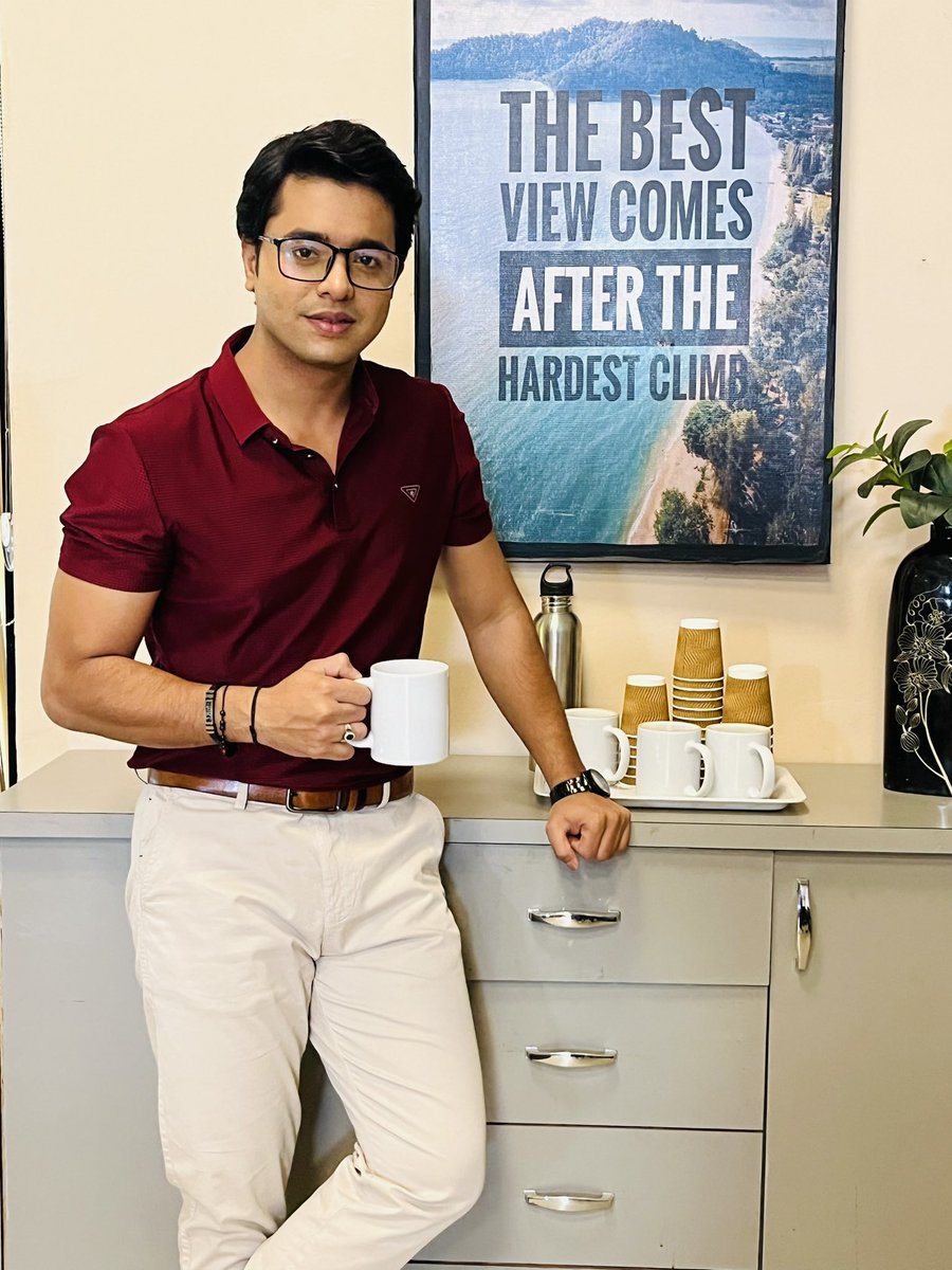 vadhya_dinesh's tweet image. Some new project done with a bunch of good people 😊🎥

STAY TUNNED 

#actor 
#artist 
#shootingmode 
#newproject 
#comingsoon 
#followformoreupdate 
#ActorDineshVadhya 
#promoshoot 
#StayTunned