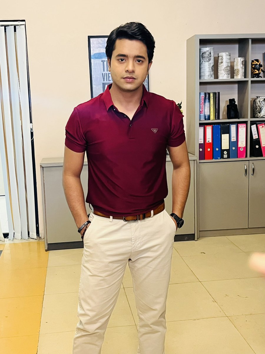 vadhya_dinesh's tweet image. Some new project done with a bunch of good people 😊🎥

STAY TUNNED 

#actor 
#artist 
#shootingmode 
#newproject 
#comingsoon 
#followformoreupdate 
#ActorDineshVadhya 
#promoshoot 
#StayTunned