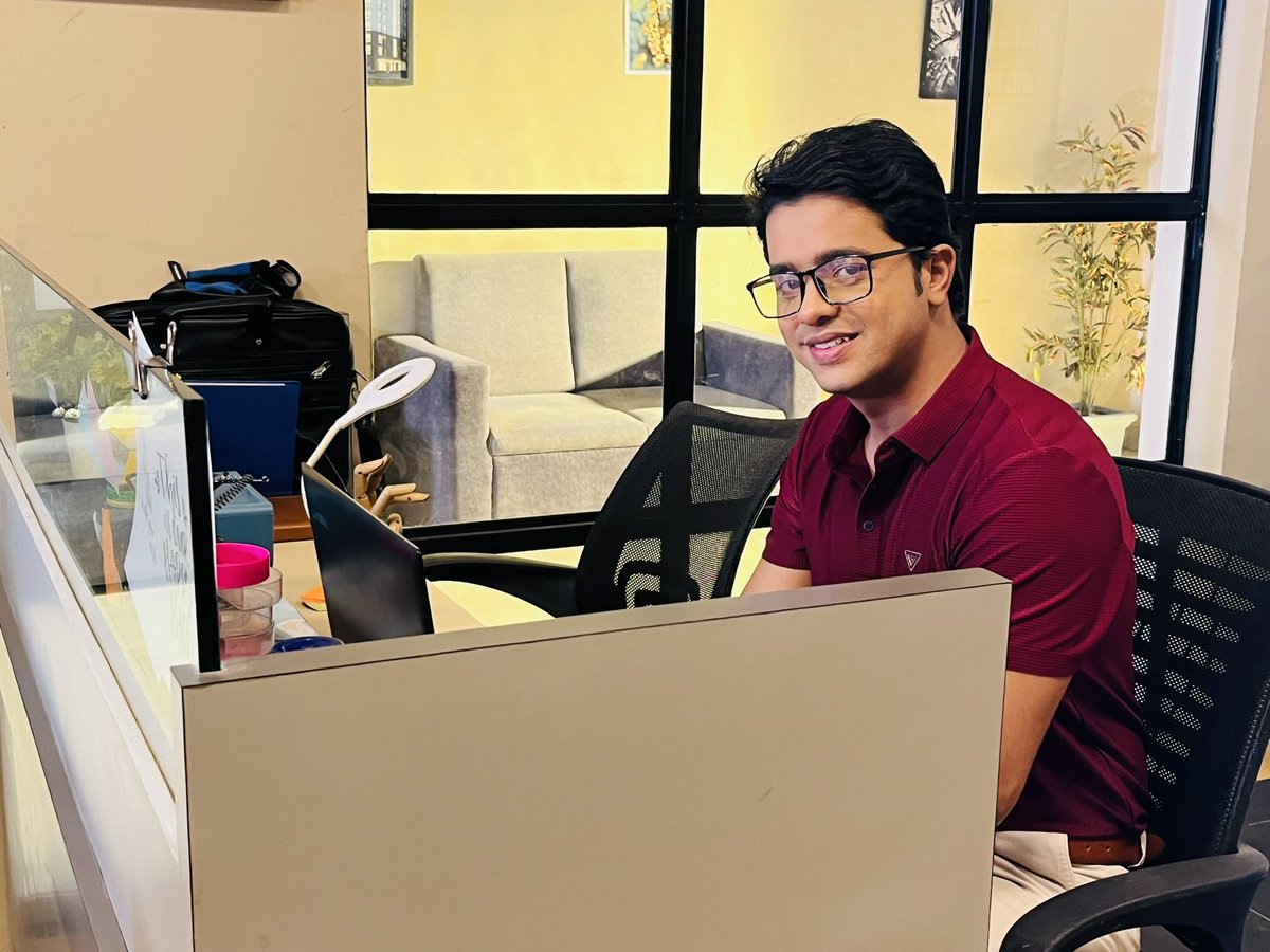 vadhya_dinesh's tweet image. Some new project done with a bunch of good people 😊🎥

STAY TUNNED 

#actor 
#artist 
#shootingmode 
#newproject 
#comingsoon 
#followformoreupdate 
#ActorDineshVadhya 
#promoshoot 
#StayTunned