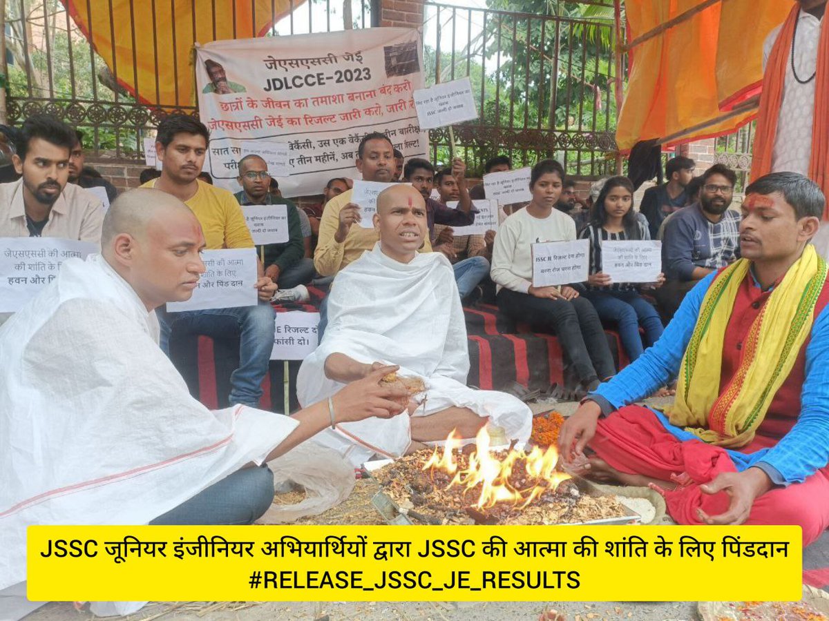 dablu0159's tweet photo. @JMM_JAMTARA Iss baar vote  lene ke time aaplog ayeye batate hai aaplog ko yuva power kya hota hai iss baar sarkar gira denge agar result nahi aya to 
Yuva ka future ke sath nahi kheliye 
#release jssc JE  result 
@amarbauri @AmbaPrasadINC @Anchorpriyanka_ @BannaGupta76 @ChampaiSoren https://t.co/0S7Lu4URtO