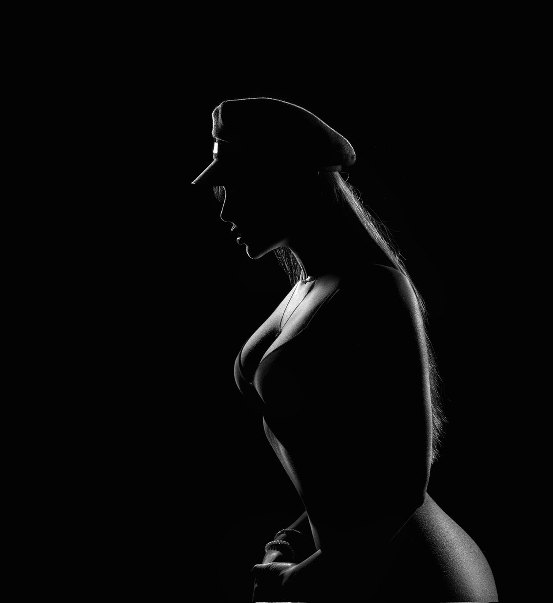 Taranukhin_Alex's tweet photo. #minimalism #portrait #artoftheday #beautiful #bnw_Magic #creative #incredible_bnw #instaartwork #light #mood #masters_in_bnw #bw_phototrip #artisartcommunity #ndmagazine #incredible_bnw #incredile_minimal #Instagood #Photooftheday #art #picoftheday https://t.co/0h56RGDvFP